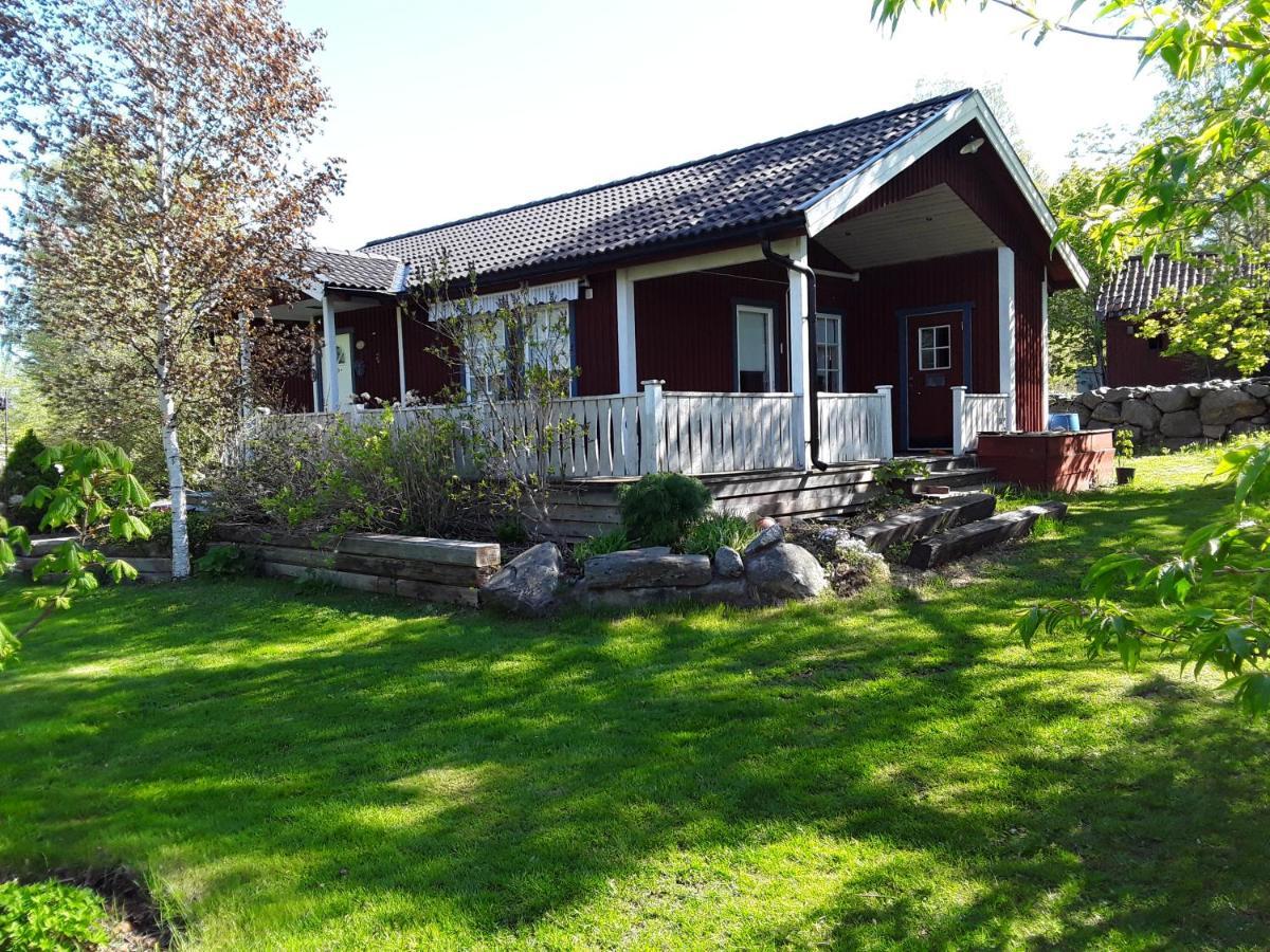 The Cottage Badelunda Vasteras Exterior photo